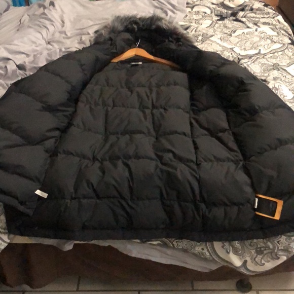 North face black coat - Picture 7 of 8